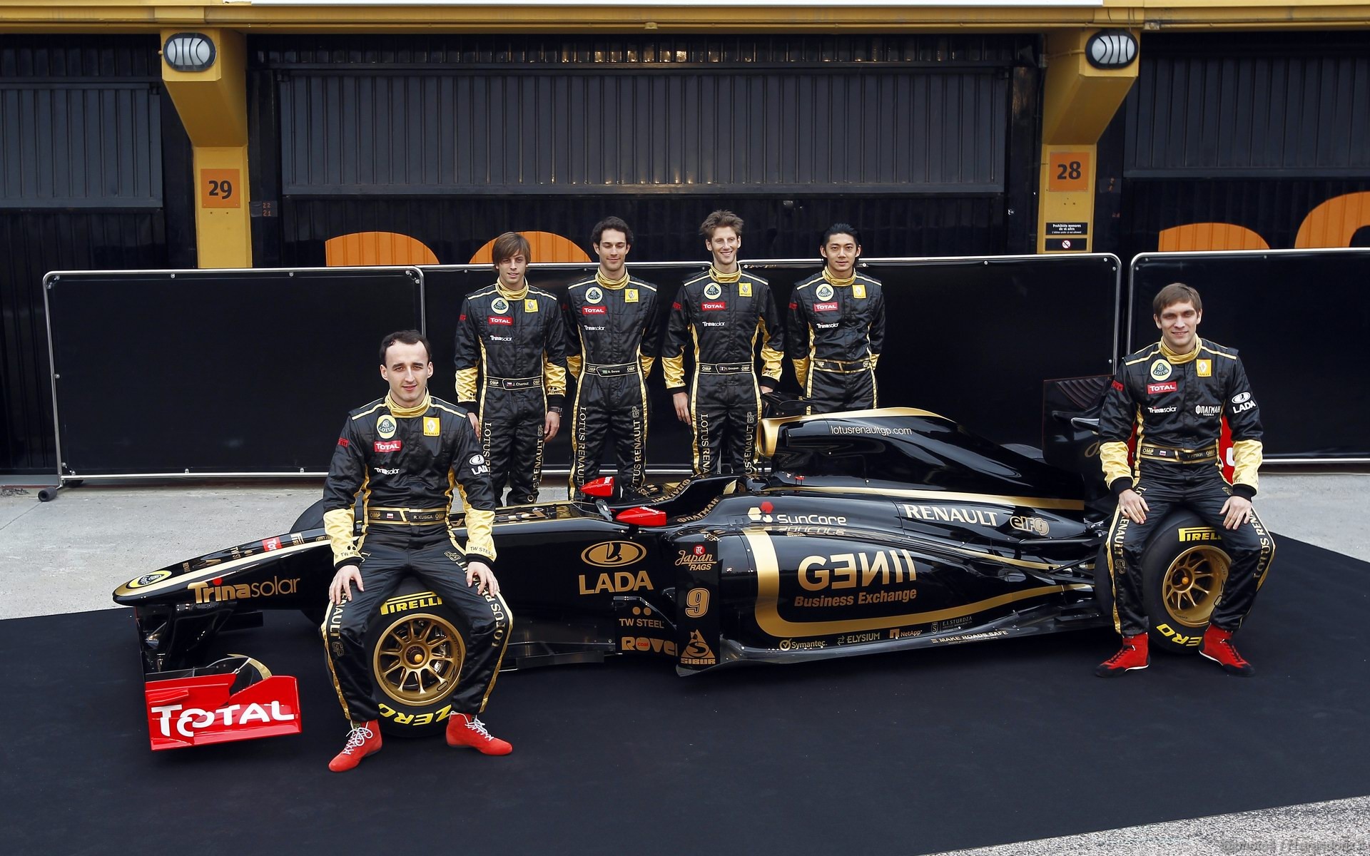 Lotus Renault R31 1920x1200