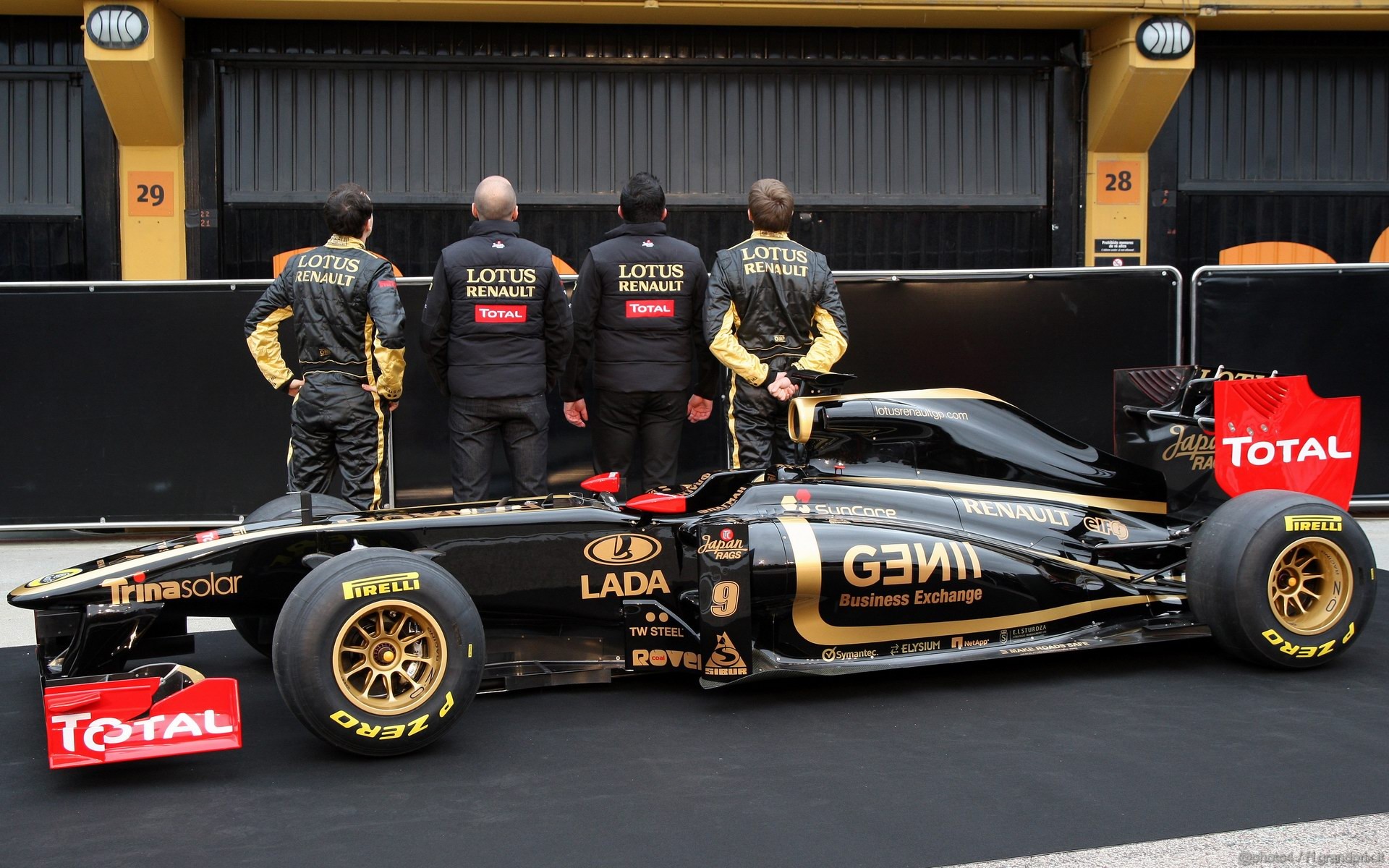 Lotus Renault R31 1920x1200
