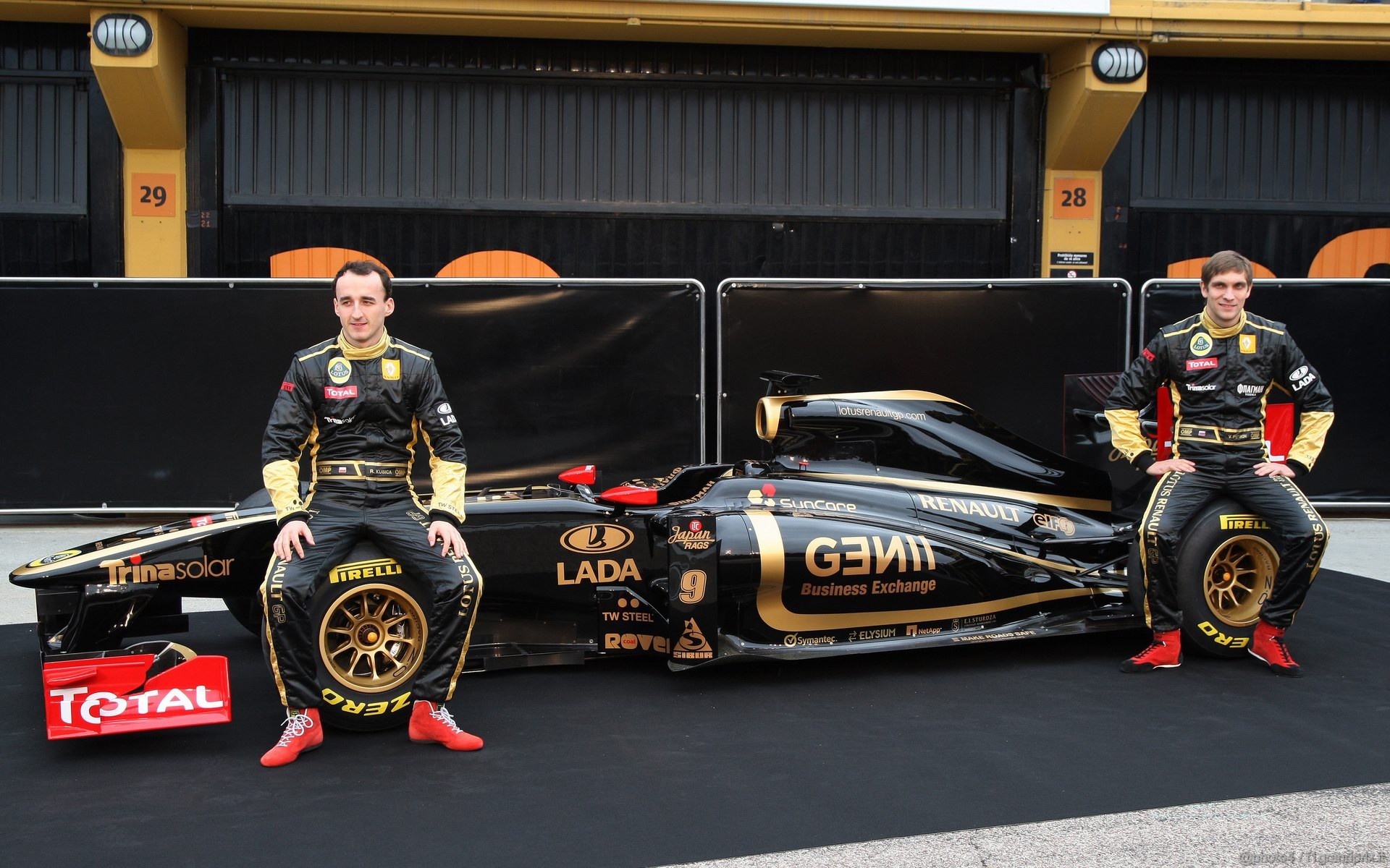 Lotus Renault R31 1920x1200
