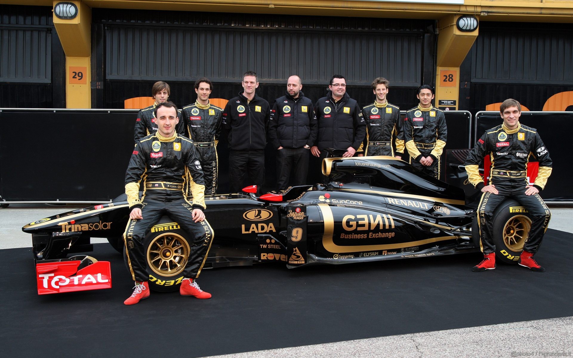 Lotus Renault R31 1920x1200