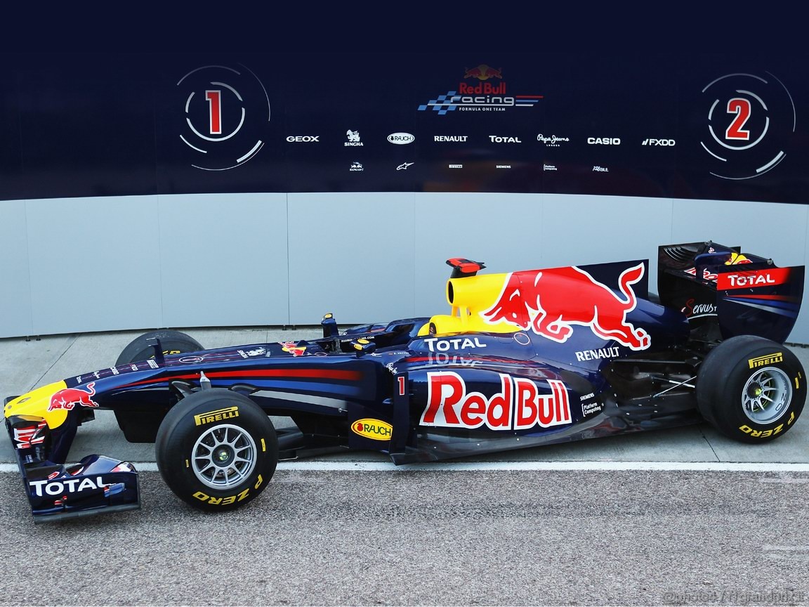 Red Bull RB7 1152x864