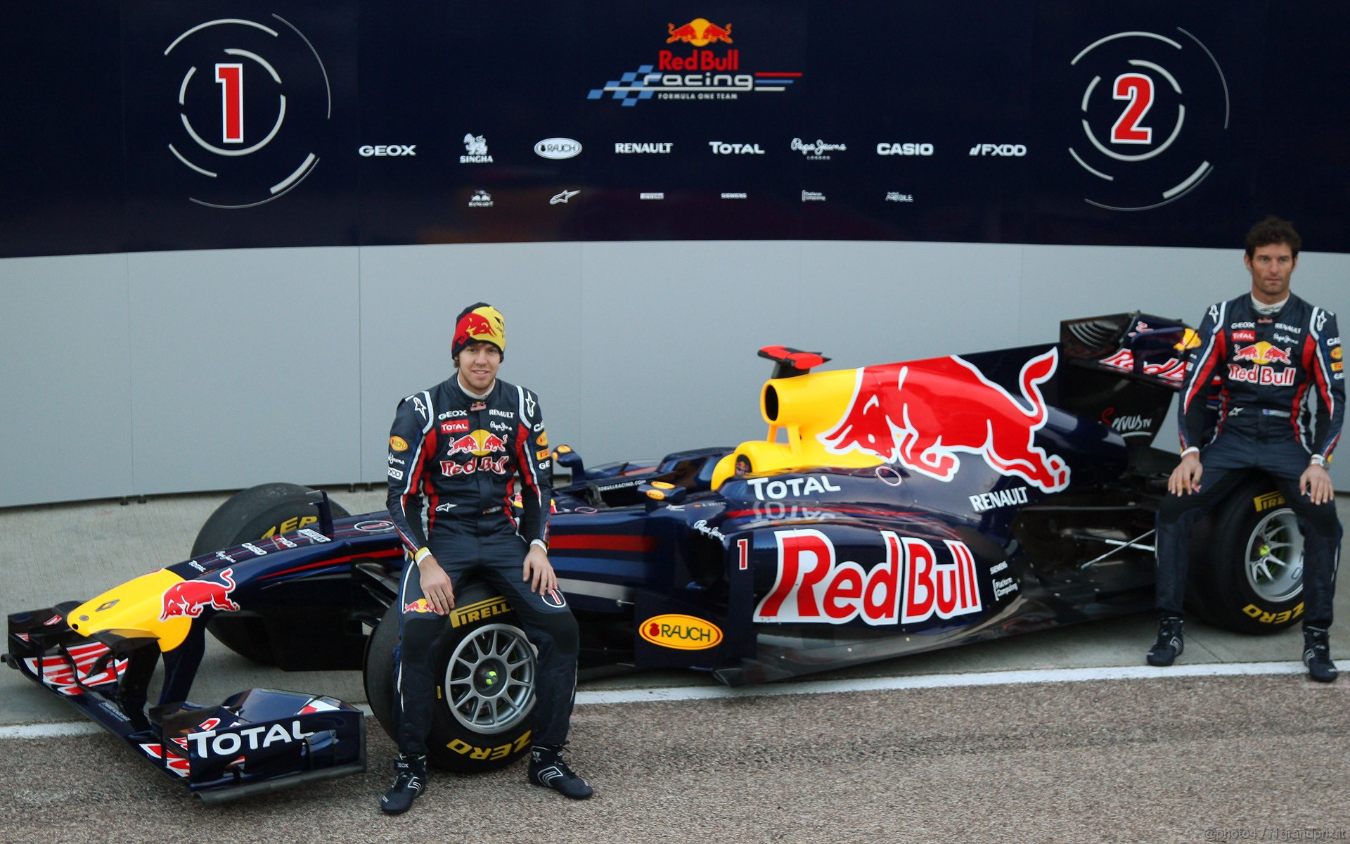 Red Bull RB7 1920x1200