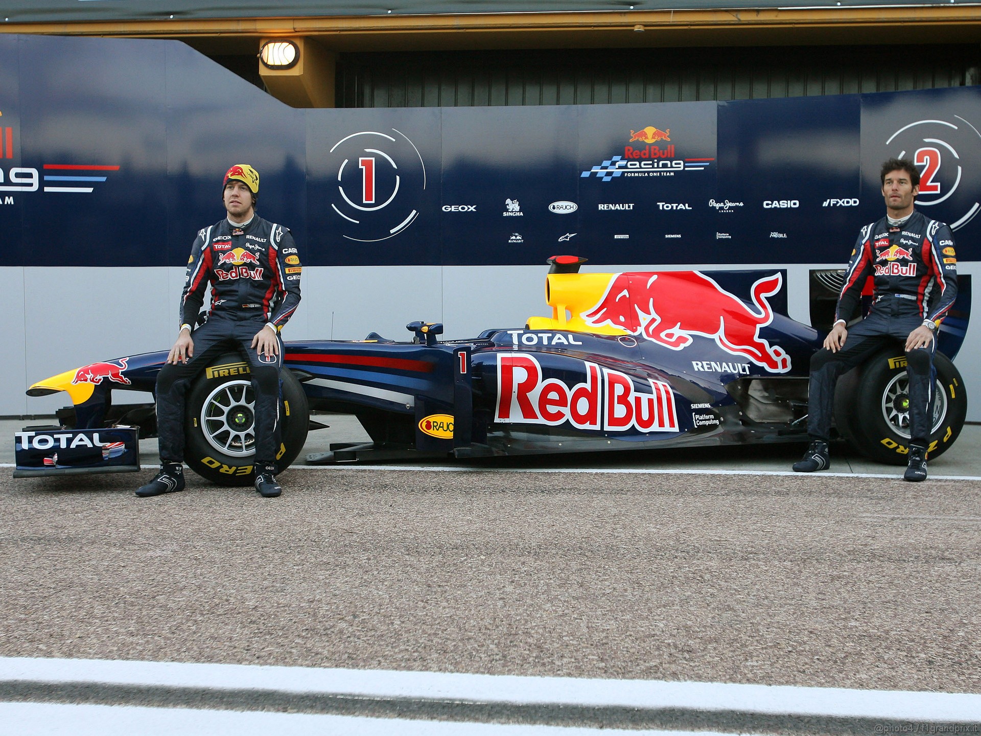 Red Bull RB7 1920x1440