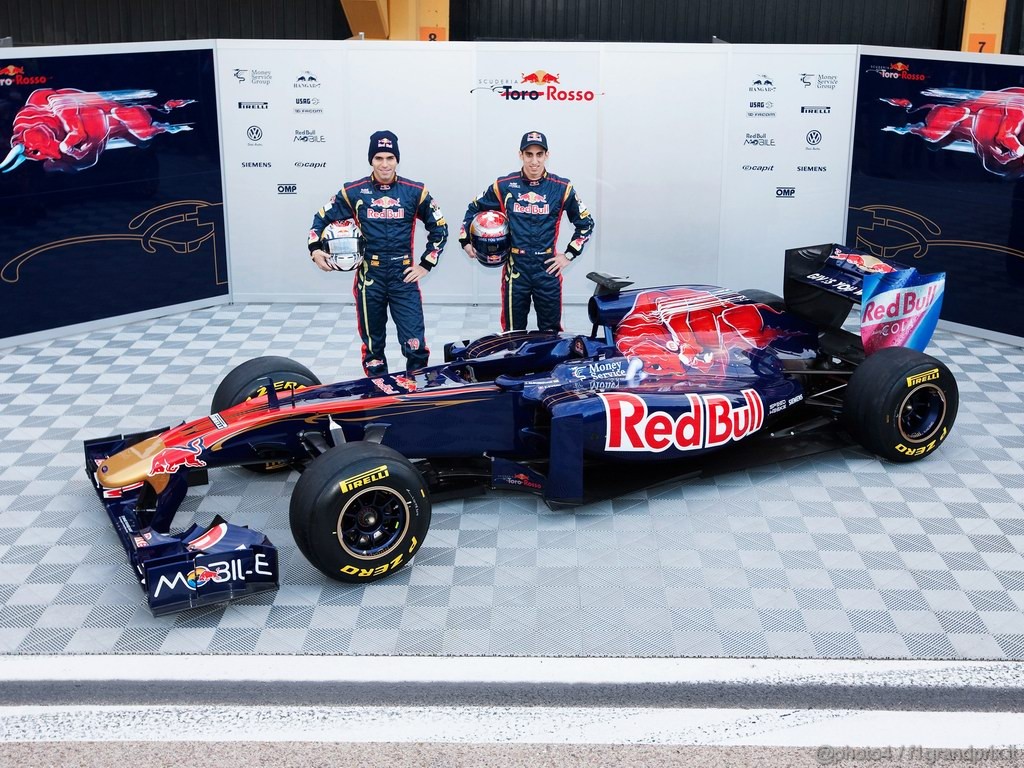 Toro Rosso STR 2011 1024x768