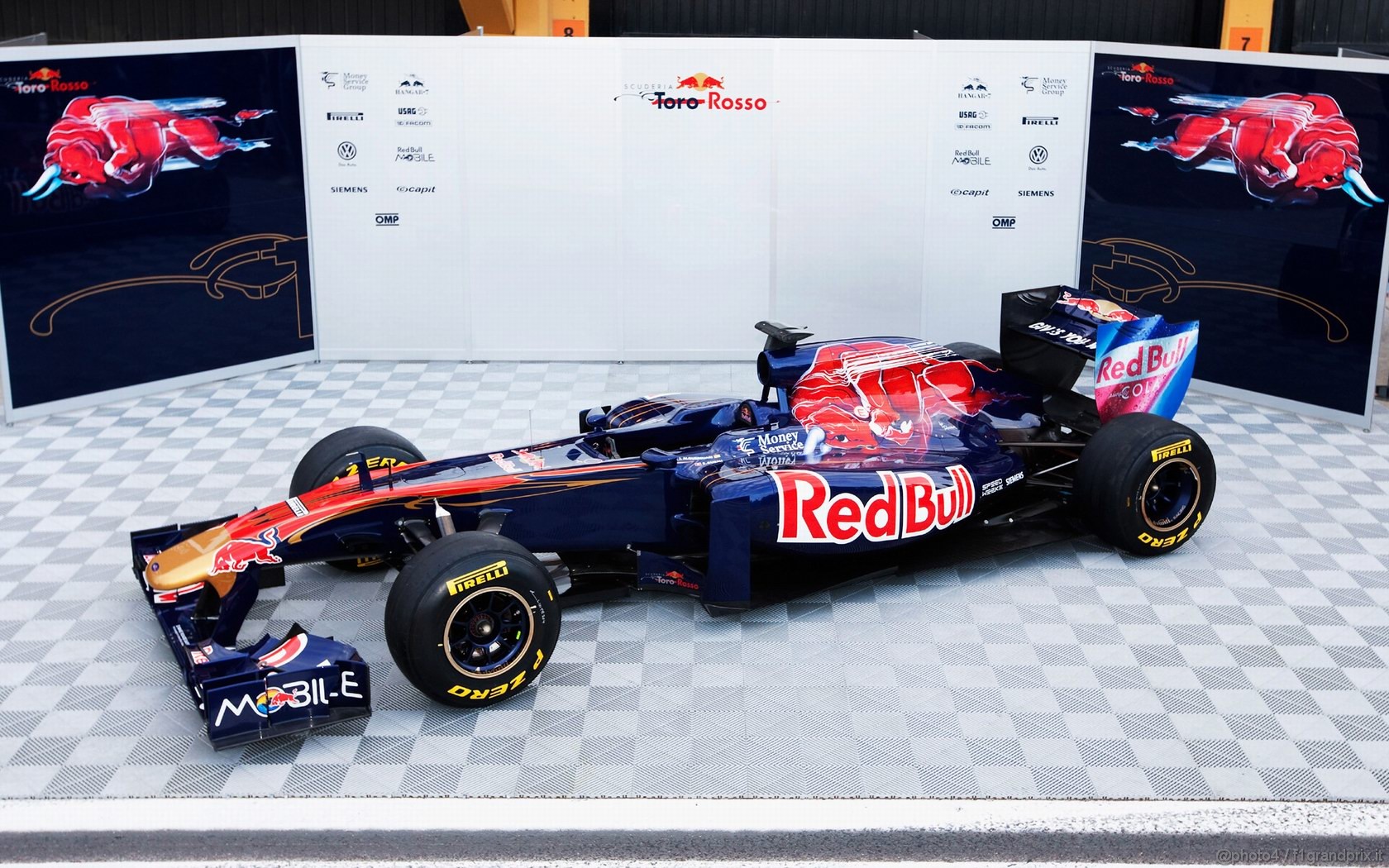 Toro Rosso STR 2011 1680x1050