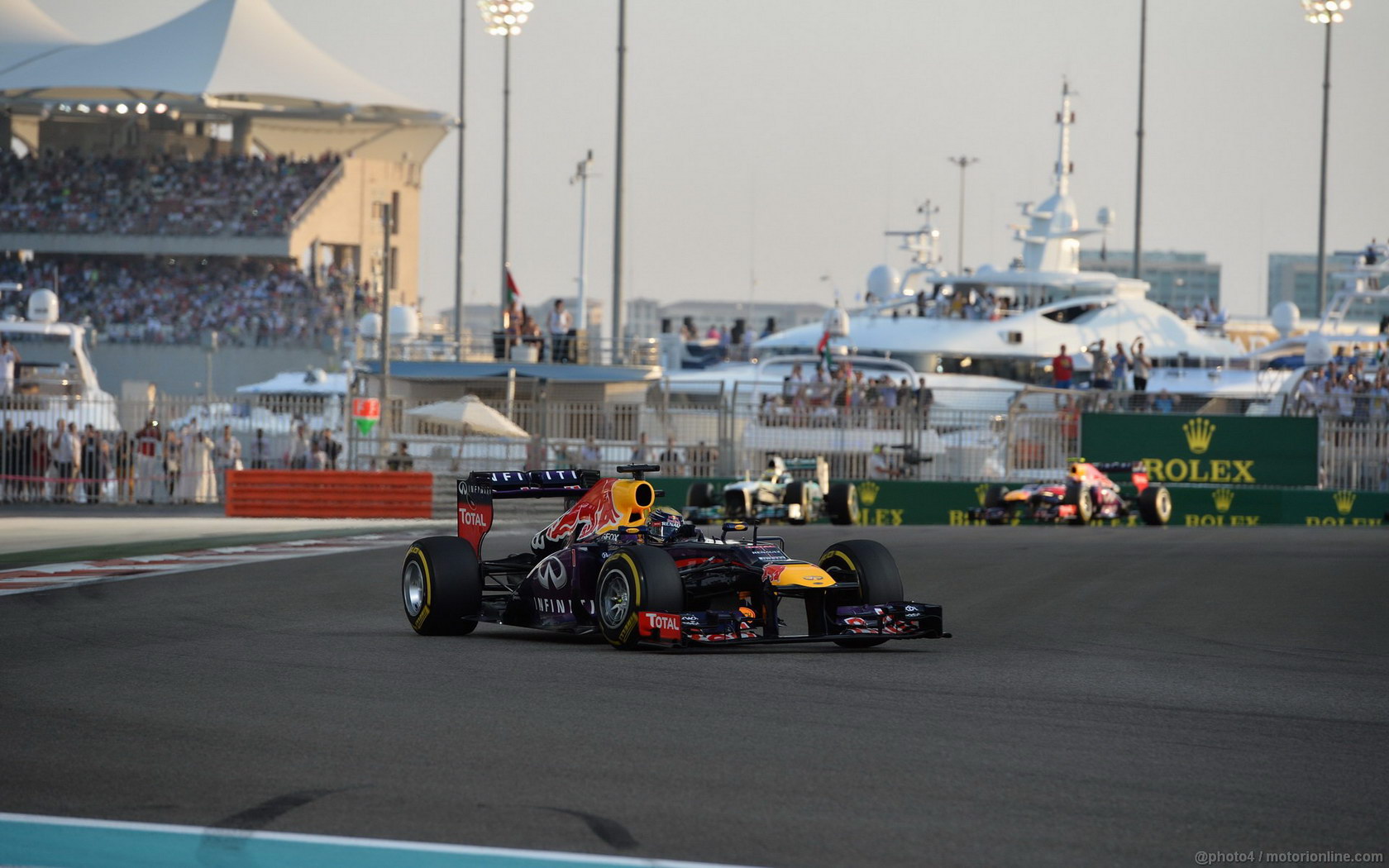 GP ABU DHABI 1680x1050