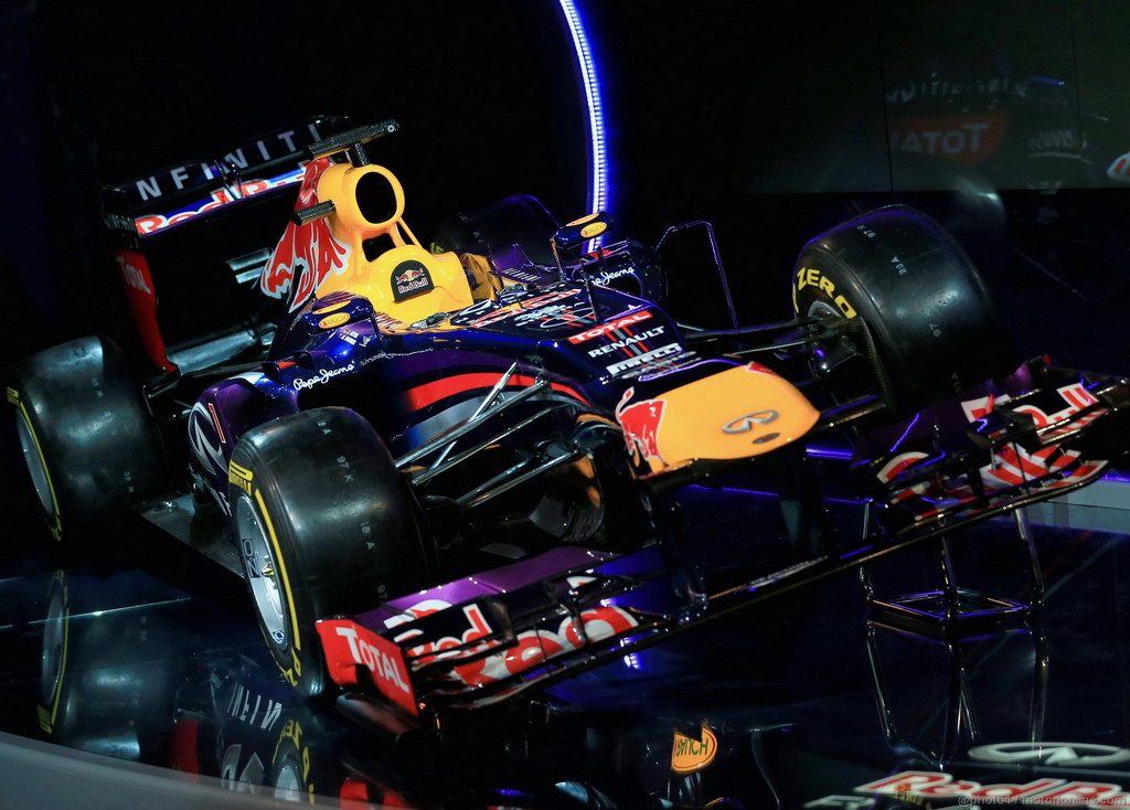 RED BULL RB9 1024x768