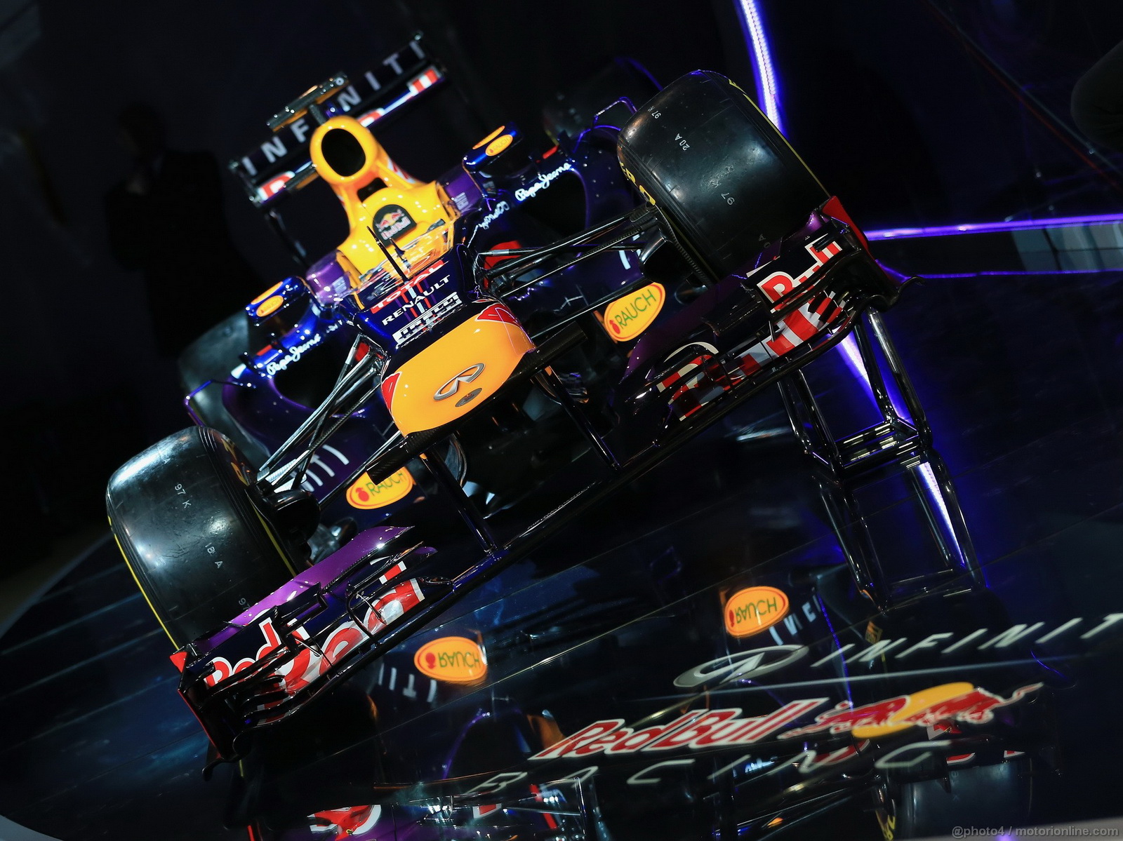 RED BULL RB9 1600x1200