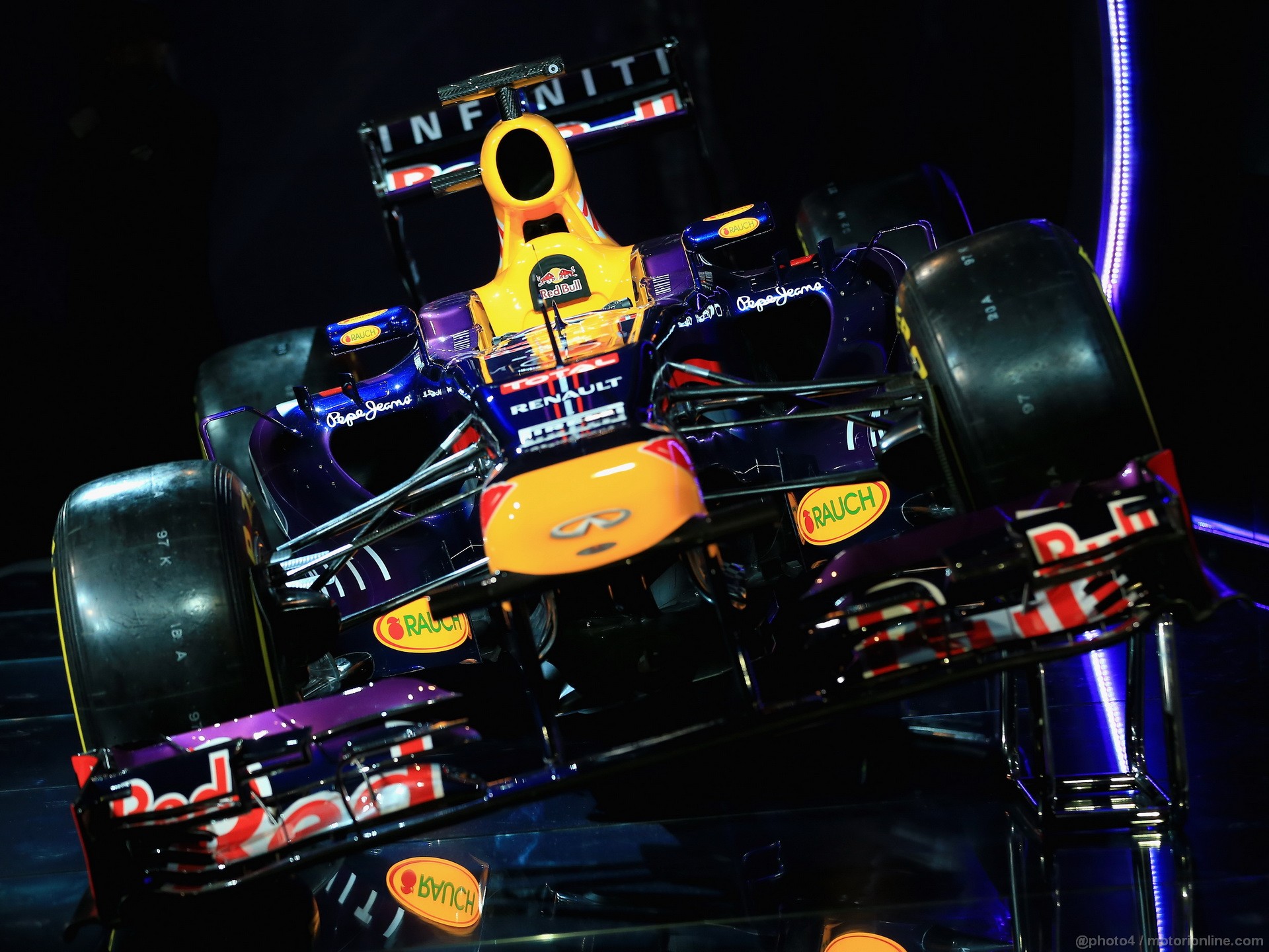 RED BULL RB9 1920x1440