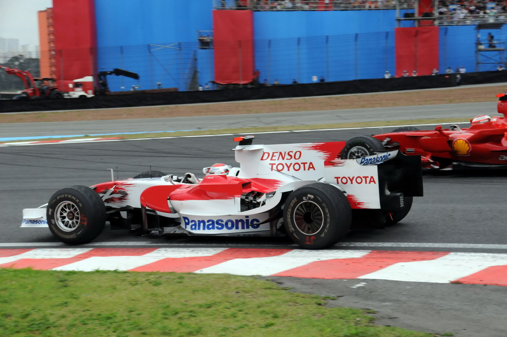 GP BRASILE, BRAZILIAN GRAND PRIX F1/2008 -  SAN PAOLO 02/11/2008 - JARNO TRULLI - KIMI RAIKKONEN 
© FOTO ERCOLE COLOMBO FOR BRIDGESTONE