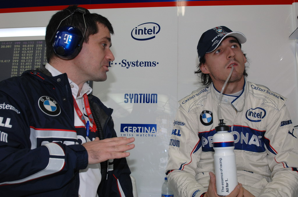GP BRASILE, Venerdi', 31 October 2008 Brazilian Grand Prix Interlagos, Sao Paulo, Brazil. BMW Sauber F1 Team driver Robert Kubica (POL)  with his race Engineer. This image is copyright free for editorial use © BMW AG