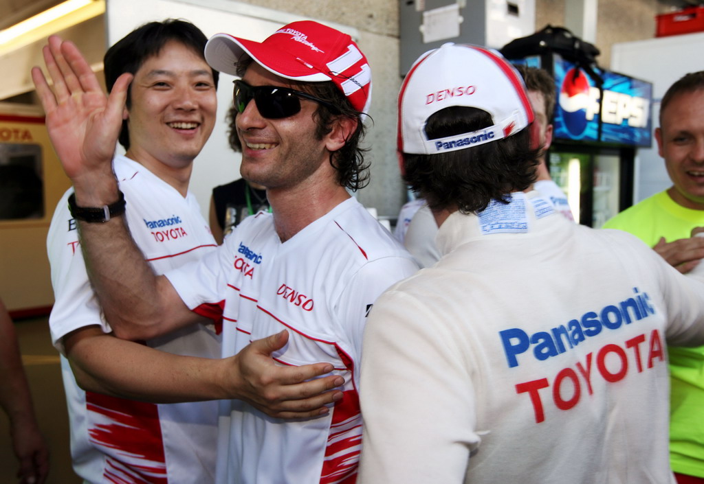 GP CANADA, Timo Glock (GER) Toyota celebrates his fourth position with the team e team mate Jarno Trulli (ITA) Toyota.
Formula One World Championship, Rd 7, Canadian Grand Prix, Gara, Montreal, Canada, Domenica 8 June 2008.
