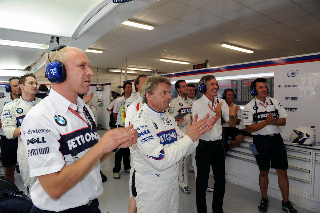 GP EUROPA, Saturday, August 23, 2008  European Grand Prix. Valencia Spain. BMW Sauber F1 Team driver Robert Kubica (POL) qualified third fastest. Here being applauded by Team members. This image is copyright free for editorial use © BMW AG. 