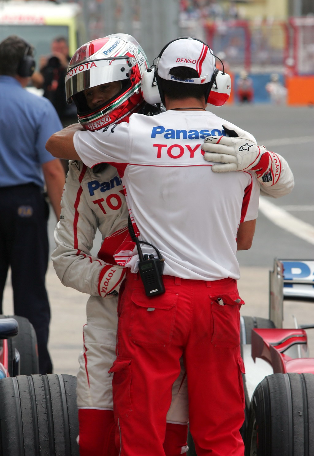 GP EUROPA, Jarno Trulli (ITA) Toyota in qualifying parc ferme.
Formula One World Championship, Rd 12, European Grand Prix, Qualifiche Day, Valencia, Spain, Saturday 23 August 2008.
