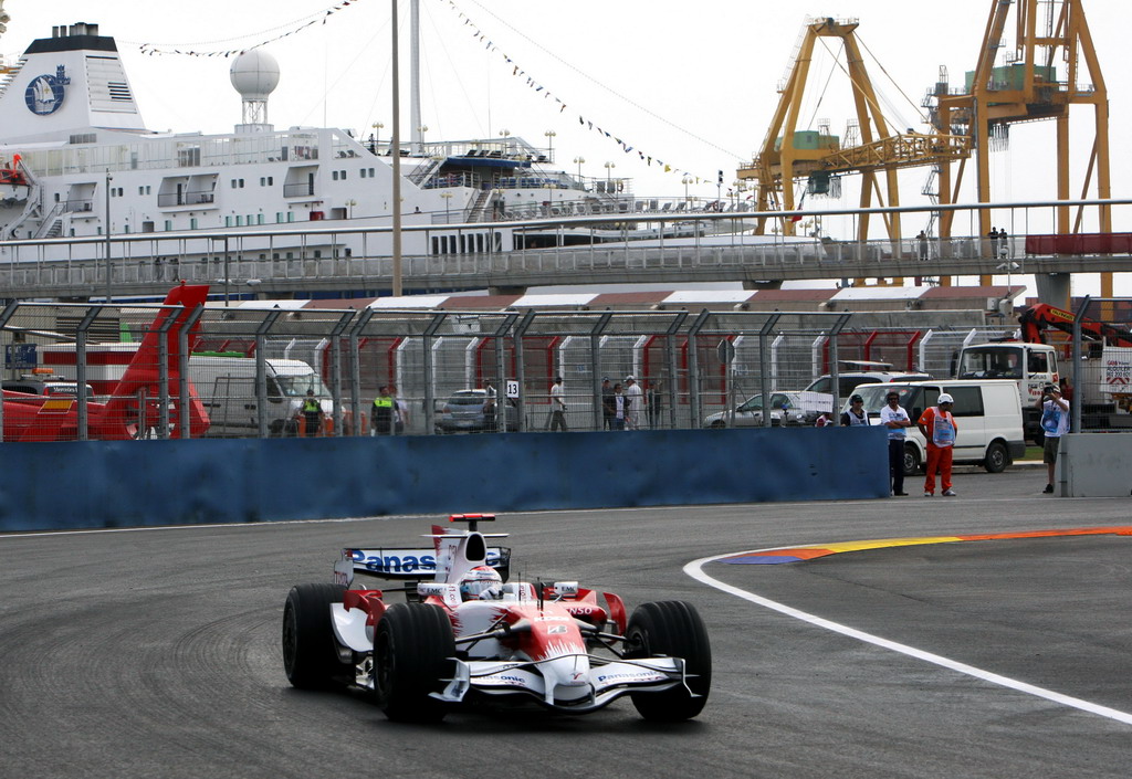 GP EUROPA, Jarno Trulli (ITA) Toyota TF108.
Formula One World Championship, Rd 12, European Grand Prix, Practice Day, Valencia, Spain, Venerdi' 22 August 2008.

