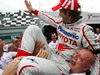 GP FRANCIA, Jarno Trulli (ITA) Toyota celebrates his third position with the team.
Formula One World Championship, Rd 8, French Grand Prix, Gara, Magny-Cours, France, Domenica 22 June 2008.
