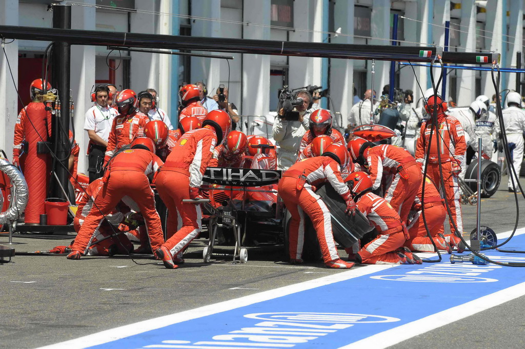 GP FRANCIA, FRENCH GRAND PRIX F1/2008 - MAGNY COURS 21/06/2008 - KIMI RAIKKONEN PIT STOP FERRARI.
© FOTO ERCOLE COLOMBO FOR BRIDGESTONE