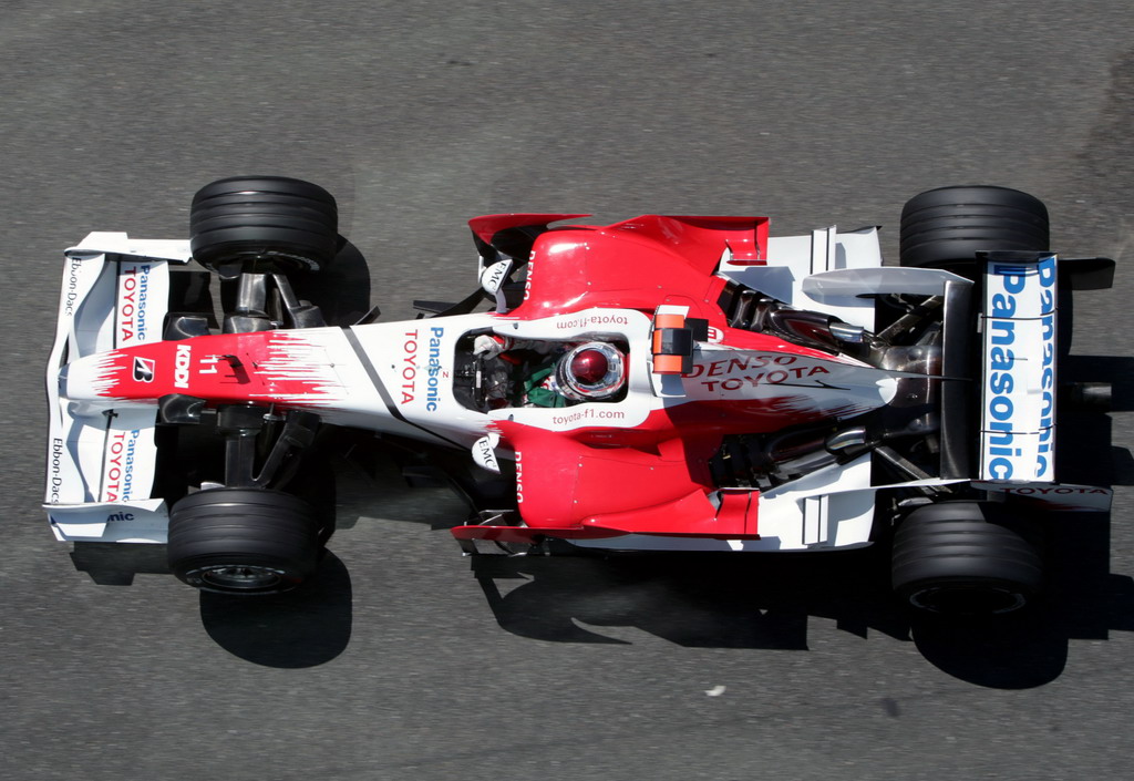 GP FRANCIA, Jarno Trulli (ITA) Toyota TF108.
Formula One World Championship, Rd 8, French Grand Prix, Qualifiche Day, Magny-Cours, France, Saturday 21 June 2008.
