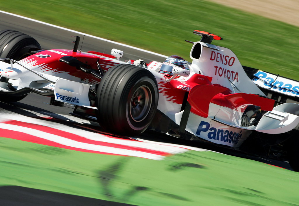 GP FRANCIA, Jarno Trulli (ITA) Toyota TF108.
Formula One World Championship, Rd 8, French Grand Prix, Qualifiche Day, Magny-Cours, France, Saturday 21 June 2008.
