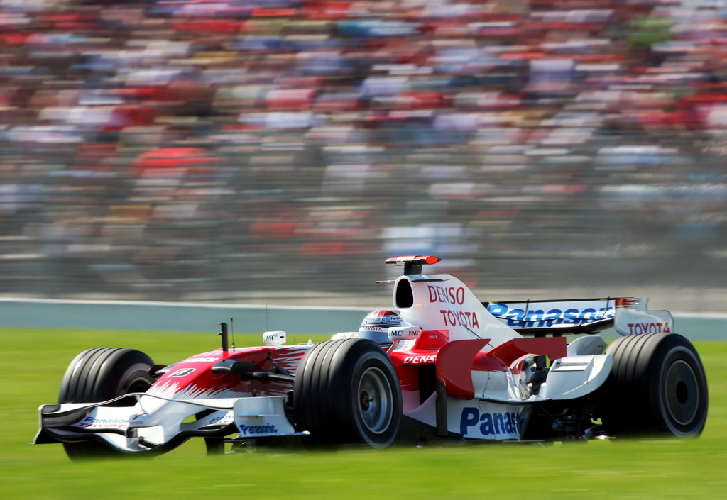 GP FRANCIA, Jarno Trulli (ITA) Toyota TF108.
Formula One World Championship, Rd 8, French Grand Prix, Qualifiche Day, Magny-Cours, France, Saturday 21 June 2008.
