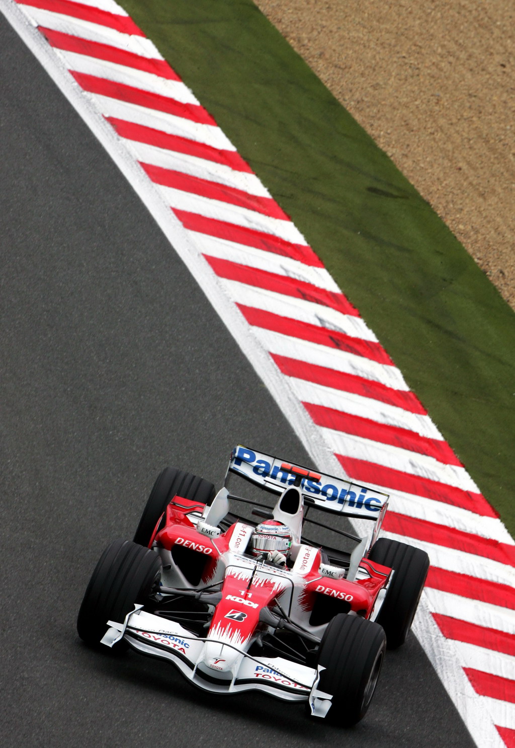 GP FRANCIA, Jarno Trulli (ITA) Toyota TF108.
Formula One World Championship, Rd 8, French Grand Prix, Practice Day, Magny-Cours, France, Venerdi' 20 June 2008.
