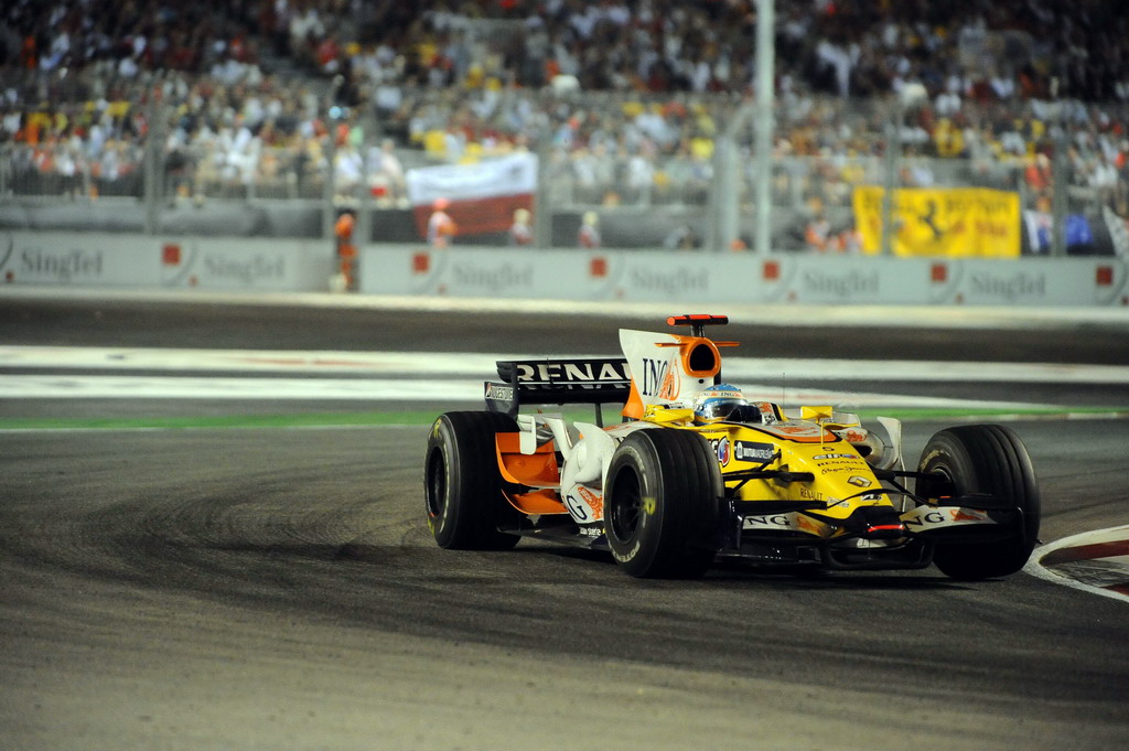 GP SINGAPORE, SINGAPORE GRAND PRIX F1/2008 -  SINGAPORE 28/09/2008  - FERNANDO ALONSO 
© FOTO ERCOLE COLOMBO FOR BRIDGESTONE