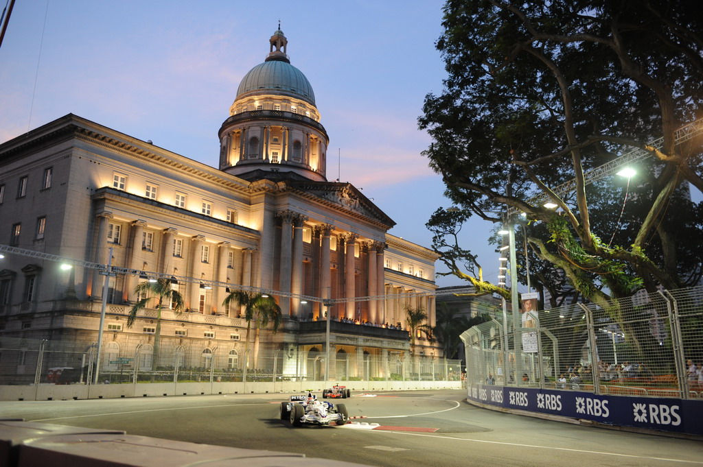 GP SINGAPORE, Saturday, September 27, 2008  Singapore Grand Prix. Marina Bay. Singapore. Robert Kubica (POL) in the BMW Sauber F1.08 This image is copyright free for editorial use © BMW AG 