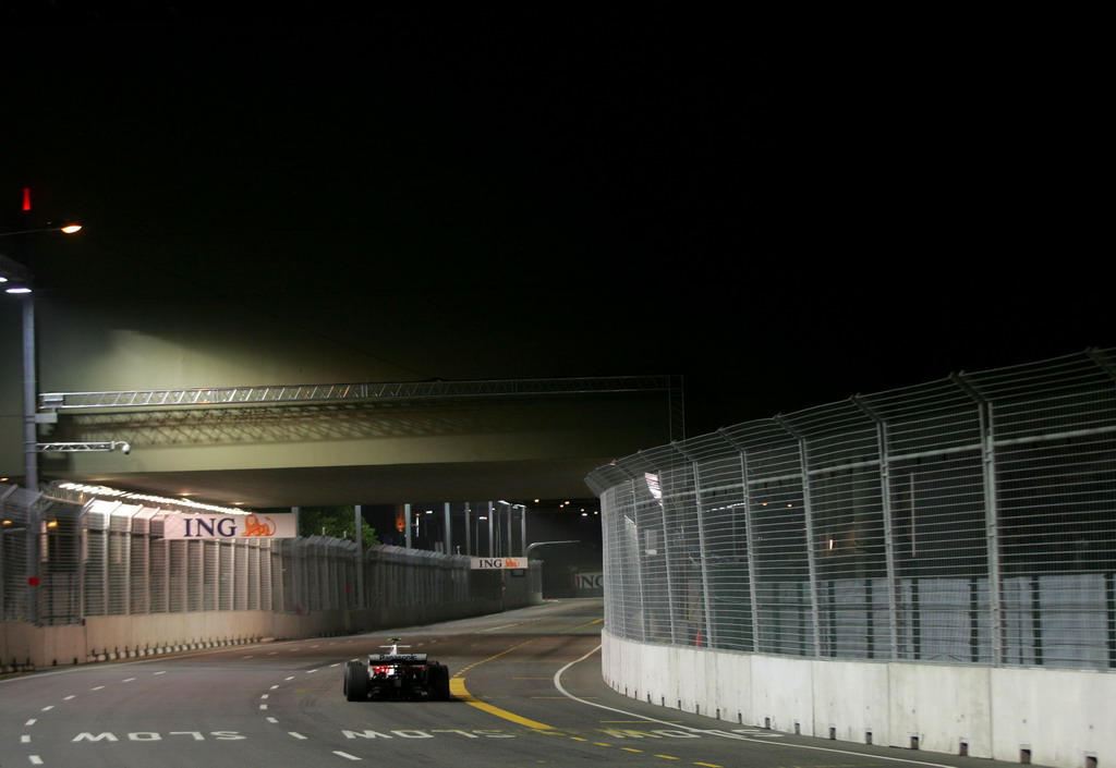 GP SINGAPORE, Jarno Trulli (ITA) Toyota TF108 
Formula One World Championship, Rd 15, Singapore Grand Prix, Qualifiche, Singapore, Saturday 27 September 2008.
