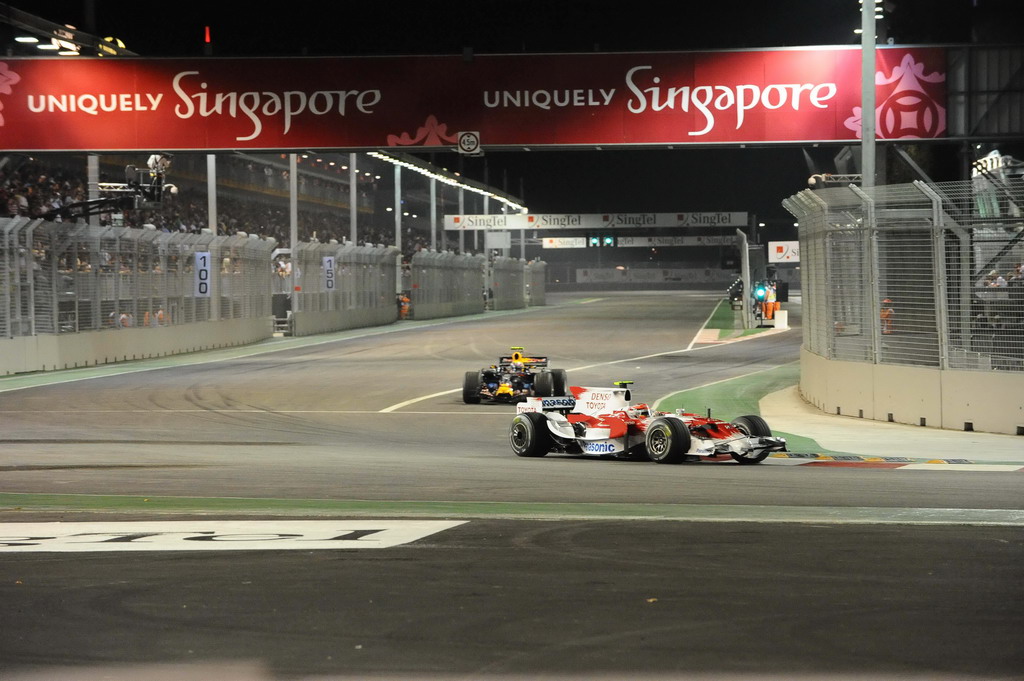 GP SINGAPORE, SINGAPORE GRAND PRIX F1/2008 - SINGAPORE 26/09/2008    - TIMO GLOCK AND MARK WEBBER 
© FOTO ERCOLE COLOMBO 