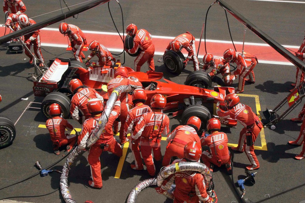 GP SPAGNA, GP SPAGNA F1/2008 - BARCELLONA 27/04/08 - PIT STOP FERRARI KIMI RAIKKONEN 
© FOTO ERCOLE COLOMBO FOR BRIDGESTONE