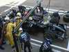 TEST VALENCIA, Nico Rosberg (D), Williams F1 Team.
Circuit Ricardo Tormo pit stop practice