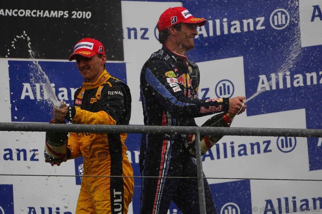 GP Belgio, Gara, Mark Webber (AUS), Red Bull Racing, RB6 secondo e Robert Kubica (POL), Renault F1 Team, R30 terzo 