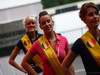 GP Belgio, Qualifiche, ragazze nel paddock 