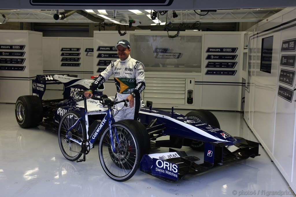 GP Belgio, Prove Libere 1, Venerdi', Rubens Barrichello (BRA), Williams, FW32 celebrates 300 GPs
