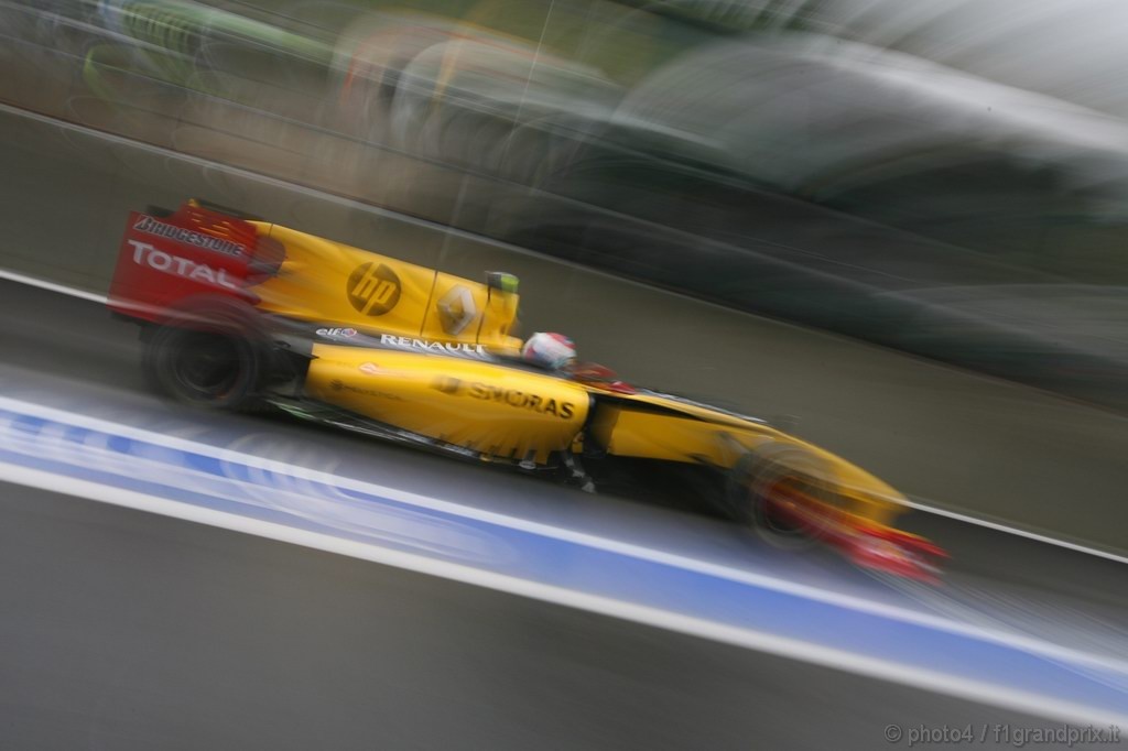 GP Belgio, Prove Libere 1, Venerdi', Vitaly Petrov (RUS), Renault F1 Team, R30 