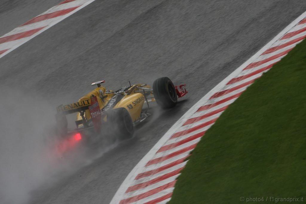 GP Belgio, Prove Libere 1, Venerdi', Vitaly Petrov (RUS), Renault F1 Team, R30 