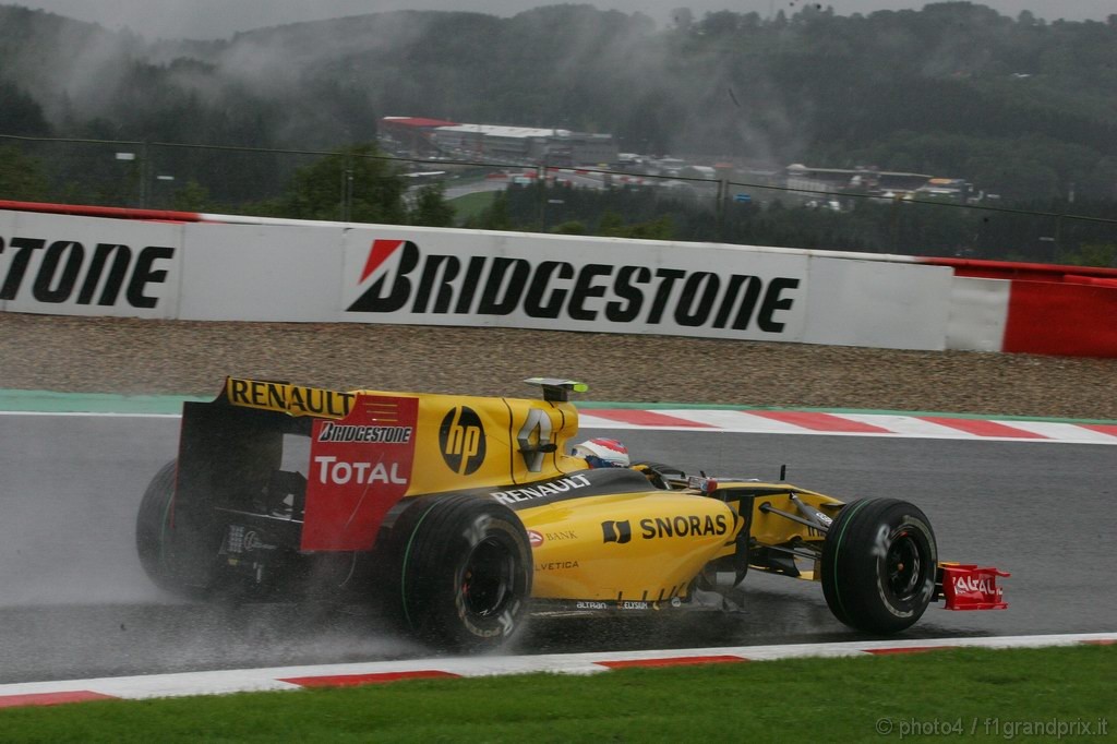 GP Belgio, Prove Libere 1, Venerdi', Vitaly Petrov (RUS), Renault F1 Team, R30 