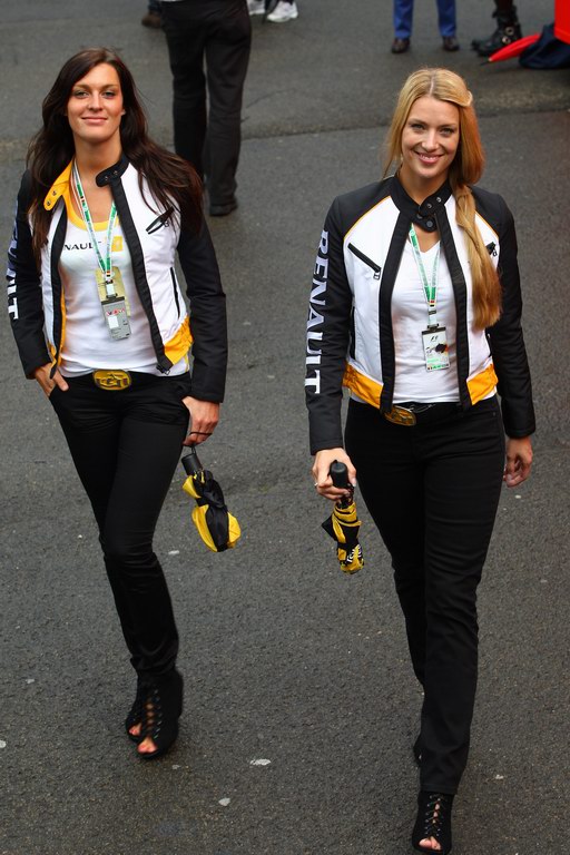 GP Belgio, Venerdi', ragazze nel paddock 