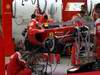GP Belgio, Venerdi', Mechanics Ferrari work on the car