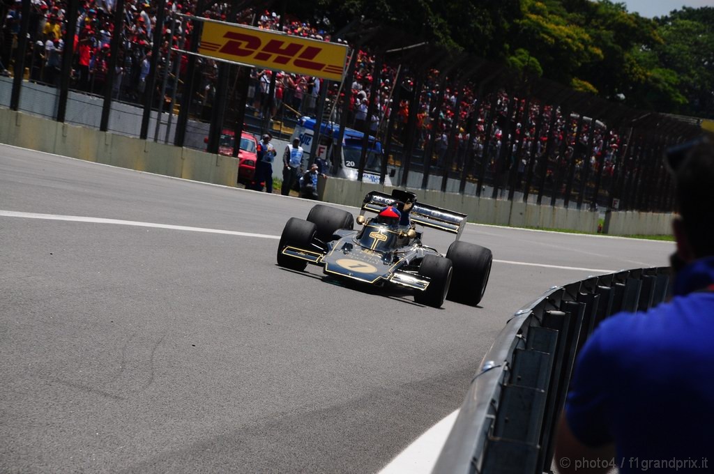 GP Brasile, Domenica, Emerson Fittipaldi (BRA), Ex F1 Champion with his Lotus