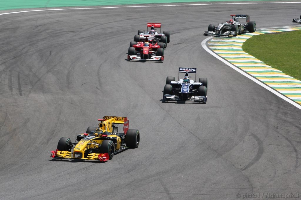 GP Brasile, Gara, Robert Kubica (POL), Renault F1 Team, R30 
