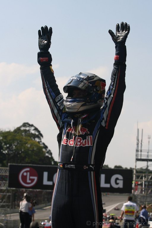GP Brasile, Gara, Sebastian Vettel (GER), Red Bull Racing, RB6 vincitore 
