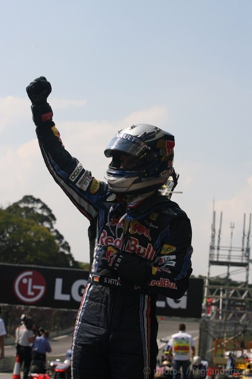 GP Brasile, Gara, Sebastian Vettel (GER), Red Bull Racing, RB6 vincitore 