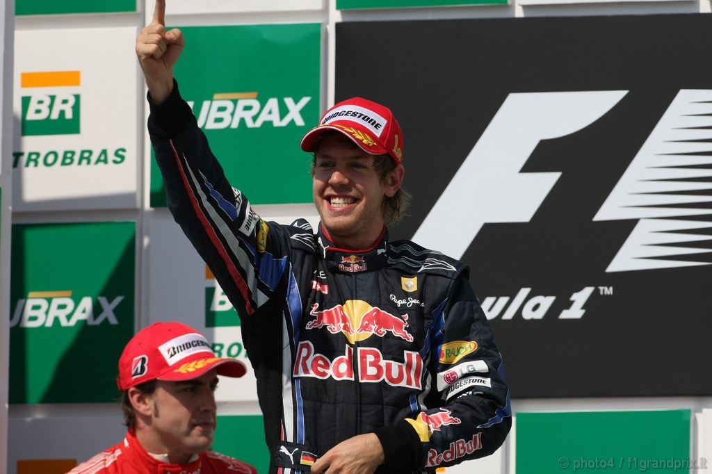GP Brasile, Gara, Sebastian Vettel (GER), Red Bull Racing, RB6 vincitore 