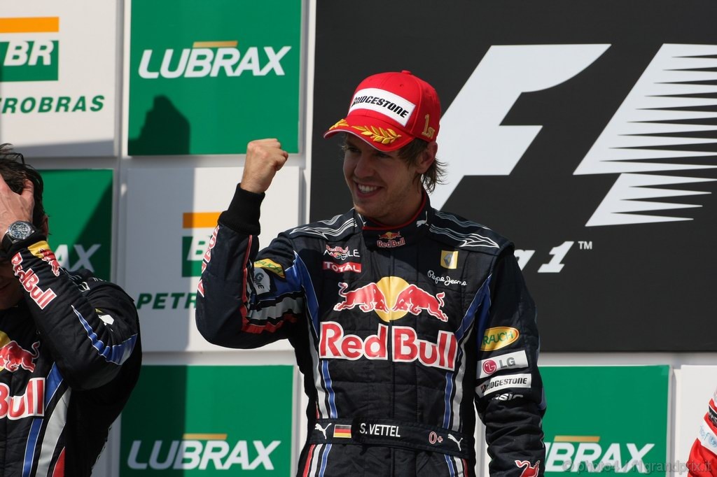GP Brasile, Gara, Sebastian Vettel (GER), Red Bull Racing, RB6 vincitore 