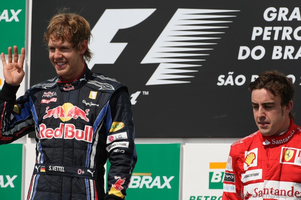 GP Brasile, Gara, Sebastian Vettel (GER), Red Bull Racing, RB6 vincitore 