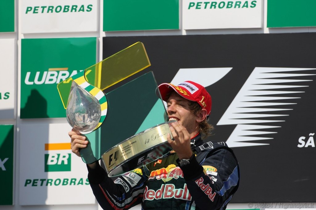 GP Brasile, Gara, Sebastian Vettel (GER), Red Bull Racing, RB6 vincitore 