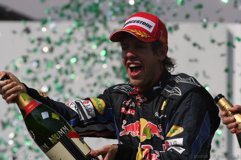 GP Brasile, Gara, Sebastian Vettel (GER), Red Bull Racing, RB6 vincitore 