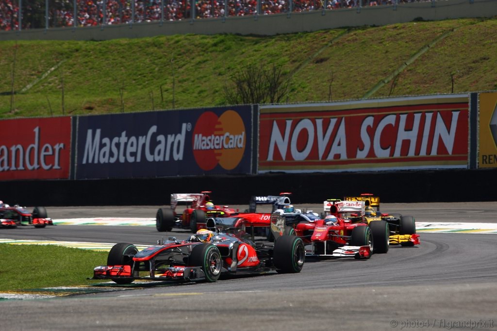 GP Brasile, Gara, Lewis Hamilton (GBR), McLaren  Mercedes, MP4-25 