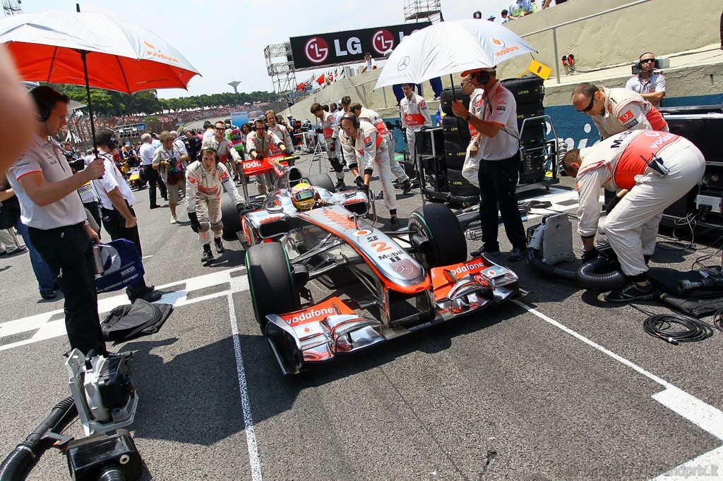 GP Brasile, Gara, Lewis Hamilton (GBR), McLaren  Mercedes, MP4-25 